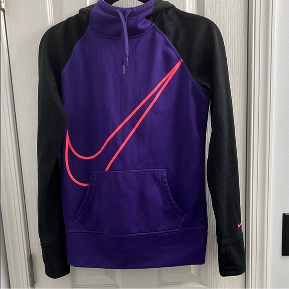Nike Tops - Nike therma fit hoodie warm sweatshirt purple/hot pink/black